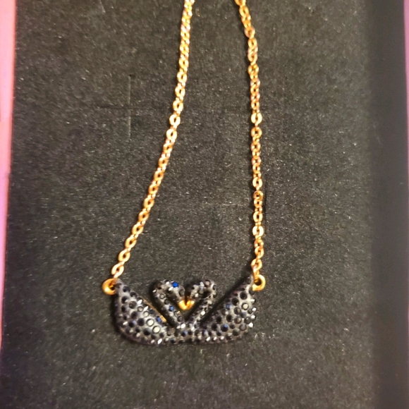 Swan Sworvorski Necklace - Picture 1 of 1